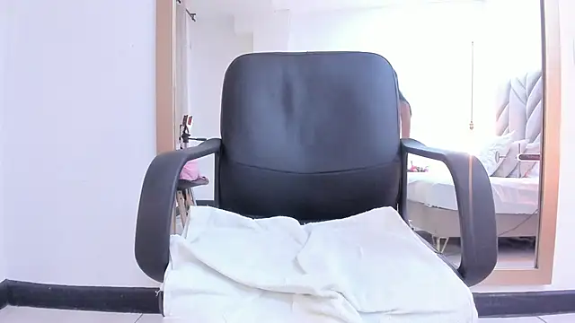 Snapshot of IsabellaFoox chatting on March 1, 2026, 12:29 pm IsabellaFoox online show from March 1, 2026, 12:29 pm