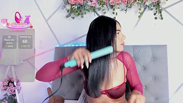 Snapshot of Khloe_Rosee chatting on February 7, 2026, 7:50 pm Khloe Rosee online show from February 7, 2026, 7:50 pm