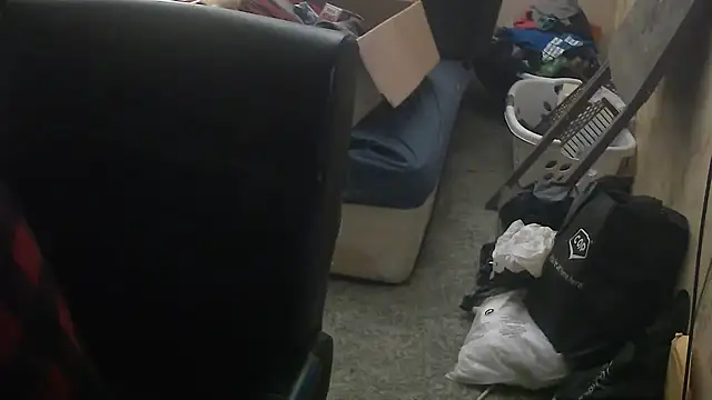 Snapshot of crikeycock chatting on February 14, 2026, 9:44 pm crikeycock online show from February 14, 2026, 9:44 pm