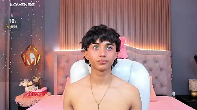 Noa 03 online show from February 17, 2026, 2:13 pm