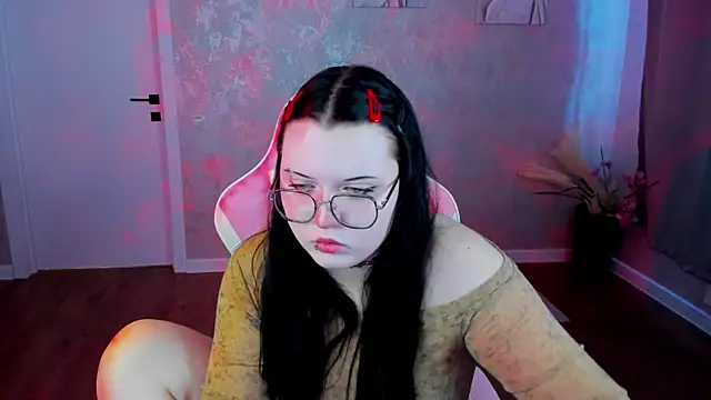 Kira G0ld online show from April 3, 2026, 9:07 am