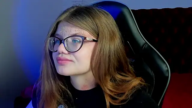 ChloeHalses online show from March 29, 2026, 5:02 pm