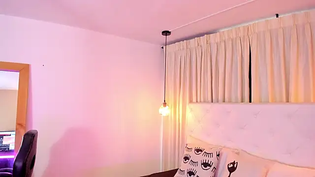 Snapshot of Demon_lala chatting on February 10, 2026, 12:20 pm Demon lala online show from February 10, 2026, 12:20 pm