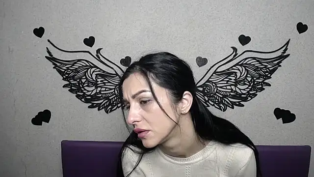 EvaClarkk online show from April 7, 2026, 5:08 am