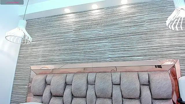 rossy roose online show from February 25, 2026, 7:12 pm