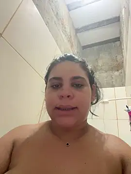 Adriputinha online show from April 15, 2026, 3:35 am