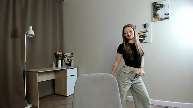 Snapshot of VictorMencia chatting on February 6, 2026, 7:17 pm VictorMencia online show from February 6, 2026, 7:17 pm