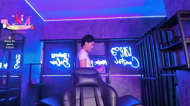 FemNoa online show from February 13, 2026, 5:09 pm