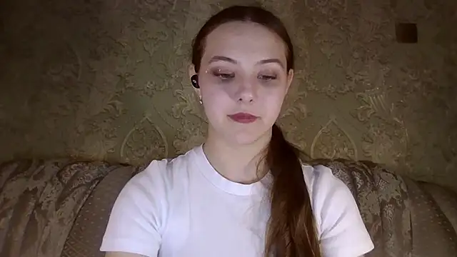 Snapshot of YuniNeko chatting on February 14, 2026, 5:10 pm YuniNeko online show from February 14, 2026, 5:10 pm