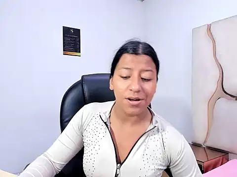 Vaneline2 online show from March 25, 2026, 9:43 pm