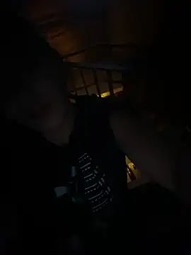 Mia rivers   online show from April 14, 2026, 8:42 am