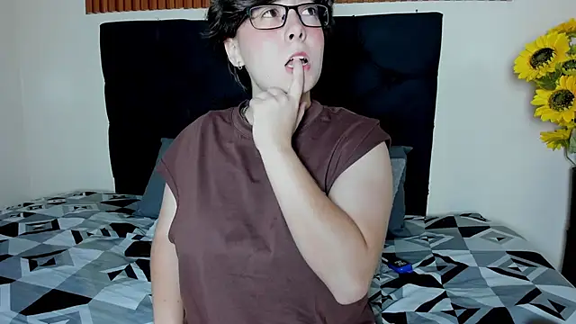  Daarcy  online show from March 4, 2026, 3:56 am