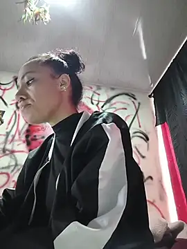 CharlotteKravizz online show from February 26, 2026, 7:57 pm