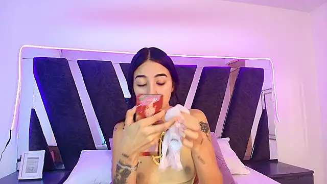 Snapshot of sophia_love__ chatting on February 11, 2026, 1:38 pm sophia love online show from February 11, 2026, 1:38 pm