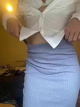 kadycatxx online show from February 17, 2026, 4:24 pm