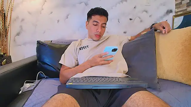 Max Hornye online show from March 31, 2026, 6:52 pm