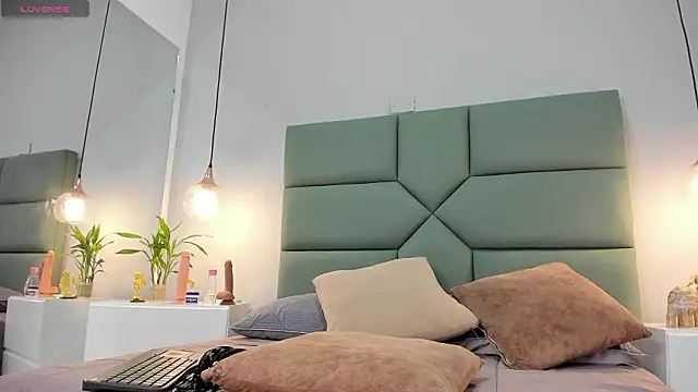 Fany Lopez online show from March 27, 2026, 6:40 pm