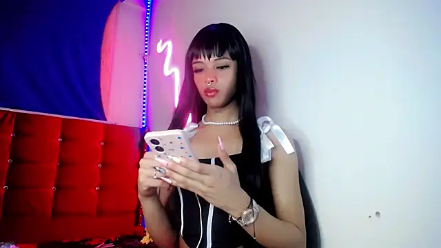 DahliaGill online show from April 7, 2026, 11:15 pm