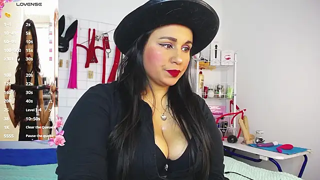 Snapshot of shannon_queen- chatting on February 11, 2026, 3:44 am shannon queen- online show from February 11, 2026, 3:44 am