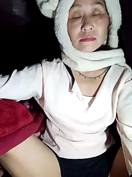 witch-xx online show from March 23, 2026, 8:02 pm