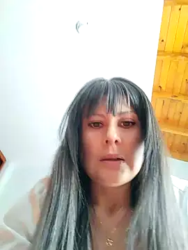 Snapshot of Lyonette_reading1 chatting on February 5, 2026, 2:11 pm Lyonette reading1 online show from February 5, 2026, 2:11 pm