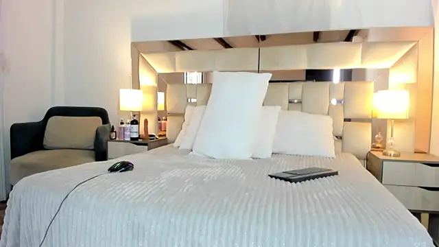 EloiseClairmont online show from March 19, 2026, 7:51 pm