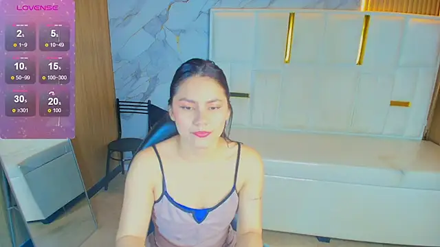 Snapshot of rox_luxury_tf chatting on April 23, 2026, 1:24 pm rox luxury tf online show from April 23, 2026, 1:24 pm