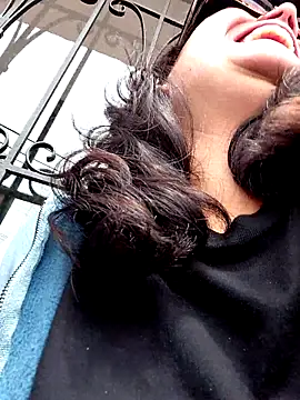 Snapshot of Mari-98 chatting on February 21, 2026, 5:58 pm Mari-98 online show from February 21, 2026, 5:58 pm