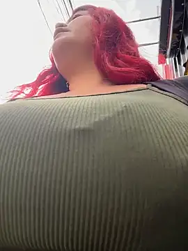 Snapshot of Lia-Moon77 chatting on February 16, 2026, 7:43 pm Lia-Moon77 online show from February 16, 2026, 7:43 pm