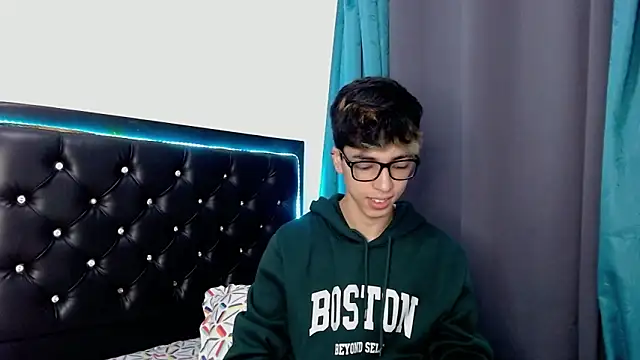 Snapshot of gabriel_x18 chatting on February 27, 2026, 5:29 am gabriel x18 online show from February 27, 2026, 5:29 am