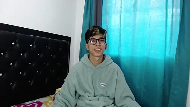 gabriel x18 online show from March 5, 2026, 9:22 pm