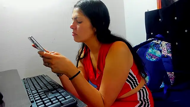 Snapshot of ari_le chatting on February 9, 2026, 4:00 pm ari le online show from February 9, 2026, 4:00 pm