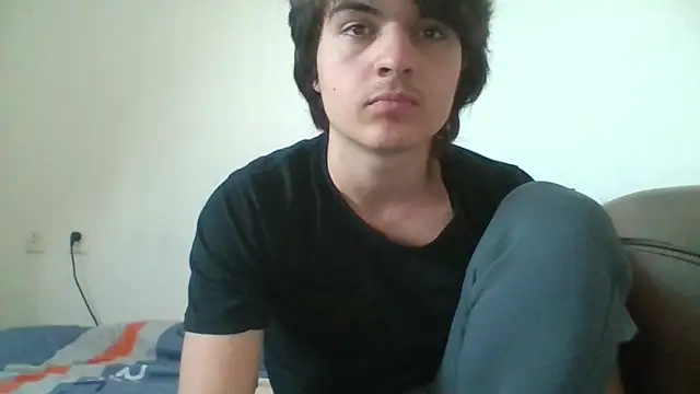 Snapshot of MrPine19 chatting on February 8, 2026, 2:37 am MrPine19 online show from February 8, 2026, 2:37 am