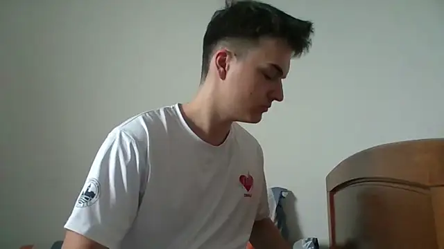 Snapshot of MrPine19 chatting on February 26, 2026, 3:49 am MrPine19 online show from February 26, 2026, 3:49 am