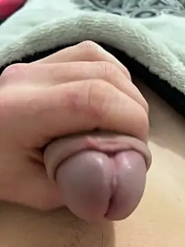 enormebitedu31 online show from February 9, 2026, 9:08 pm