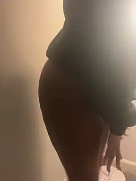 Snapshot of browncutie7 chatting on February 11, 2026, 11:21 pm browncutie7 online show from February 11, 2026, 11:21 pm