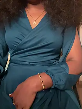 Snapshot of VixenNandhu chatting on February 23, 2026, 4:15 pm VixenNandhu online show from February 23, 2026, 4:15 pm