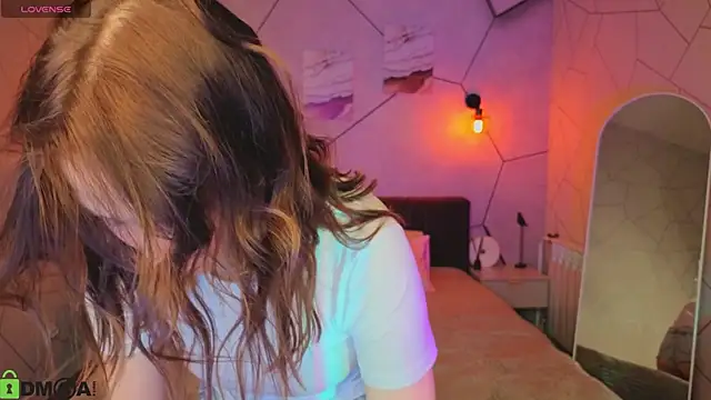  Kiki angel  online show from March 25, 2026, 1:55 am