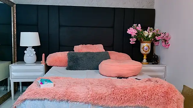 MaraGrief  online show from February 17, 2026, 12:01 pm