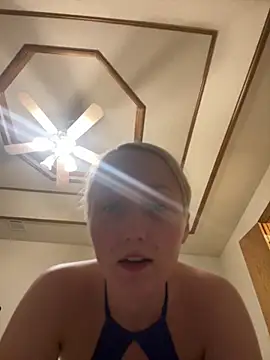 Snapshot of Marilynxo chatting on February 18, 2026, 6:31 am Marilynxo online show from February 18, 2026, 6:31 am