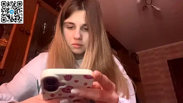 Snapshot of LovelySilk_63 chatting on February 27, 2026, 8:58 am LovelySilk 63 online show from February 27, 2026, 8:58 am