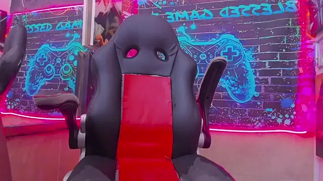 Jeanpieroo26 online show from February 23, 2026, 8:39 pm