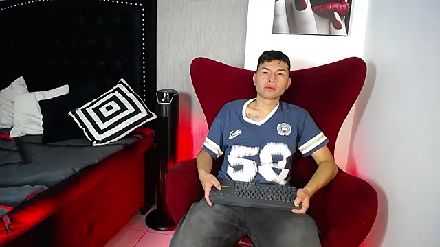 Snapshot of Liam_Sean chatting on March 1, 2026, 12:40 pm Liam Sean online show from March 1, 2026, 12:40 pm