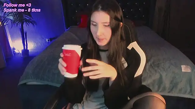 Snapshot of avrora_shy_ chatting on March 3, 2026, 12:33 pm avrora shy online show from March 3, 2026, 12:33 pm