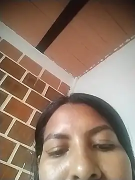 Snapshot of yericacaro chatting on February 11, 2026, 6:46 pm yericacaro online show from February 11, 2026, 6:46 pm