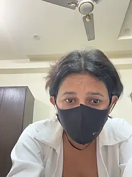 Snapshot of raavigirl chatting on February 23, 2026, 4:37 pm raavigirl online show from February 23, 2026, 4:37 pm