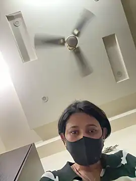 raavigirl online show from March 5, 2026, 4:03 pm