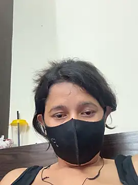 raavigirl online show from March 15, 2026, 8:26 pm