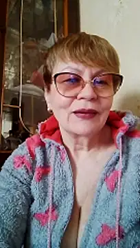 Snapshot of SophieBurns chatting on May 3, 2026, 8:20 am SophieBurns online show from May 3, 2026, 8:20 am