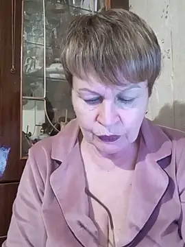 Snapshot of SophieBurns chatting on May 18, 2026, 2:01 pm SophieBurns online show from May 18, 2026, 2:01 pm